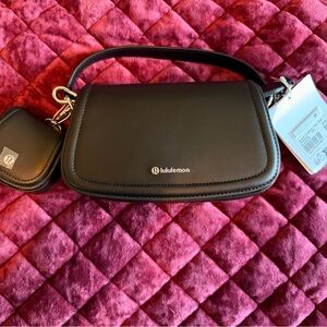 NWT Lululemon Athletica Cactus Leather Crossbody Bag with dust cover 1.2L